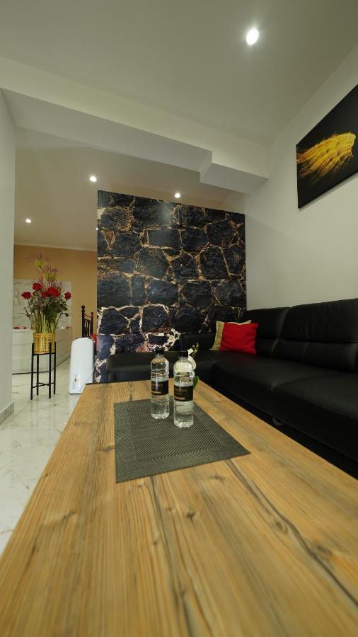Diamond Apartment *